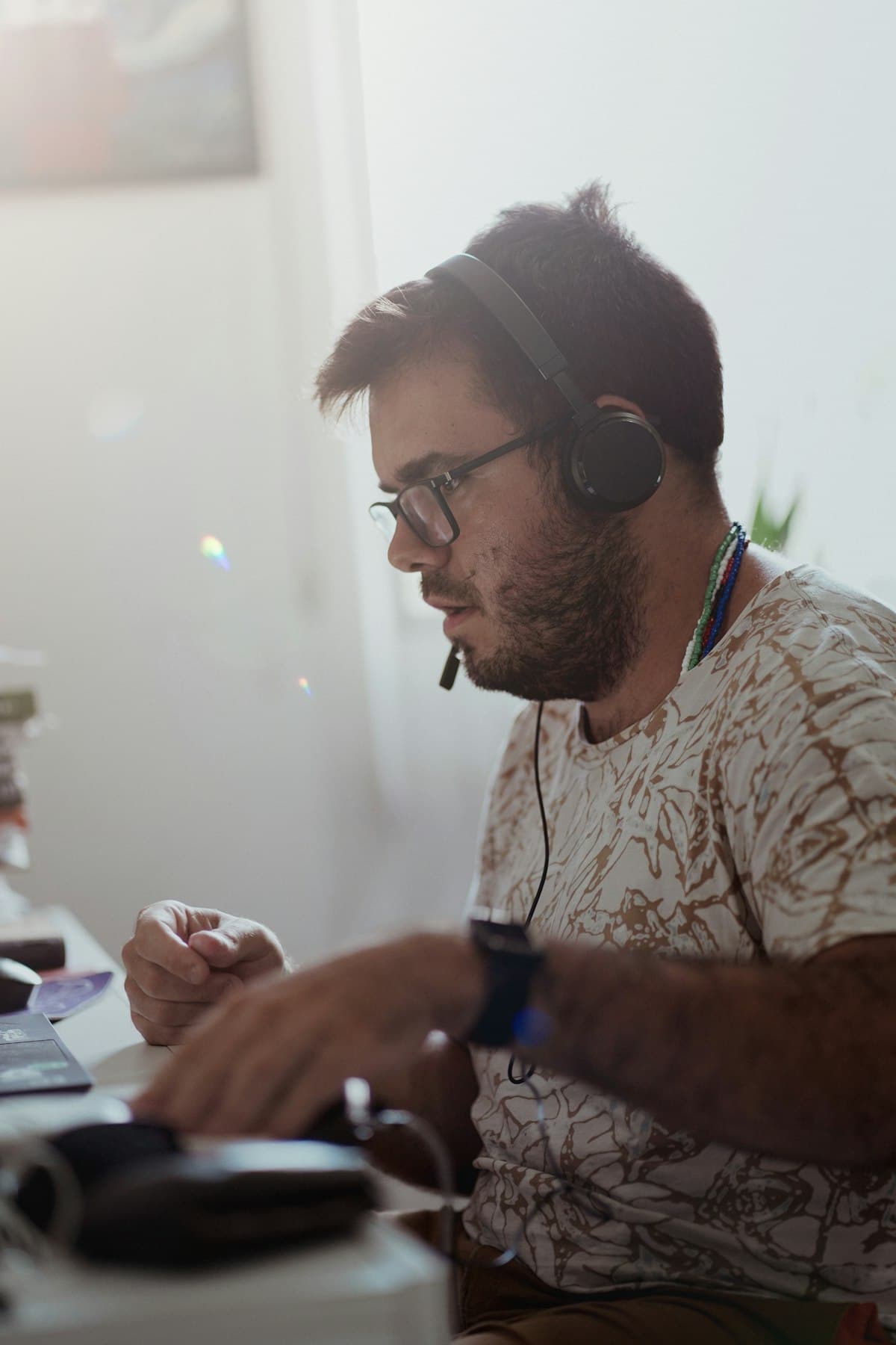 Travel agent wearing a headset